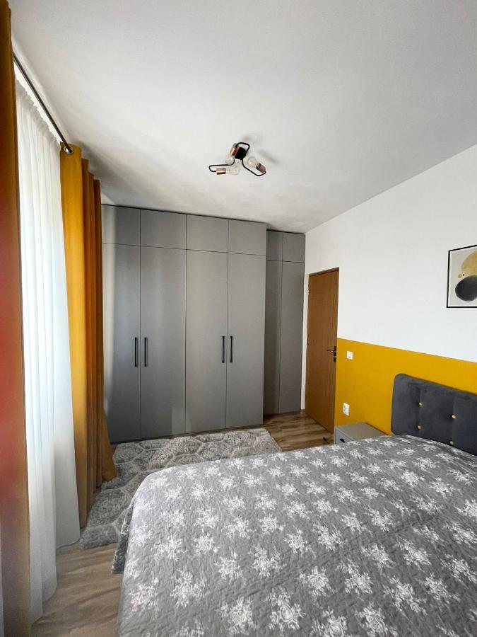 Cozy Apartment - Near Airport And Palas Mall Iasi Ngoại thất bức ảnh