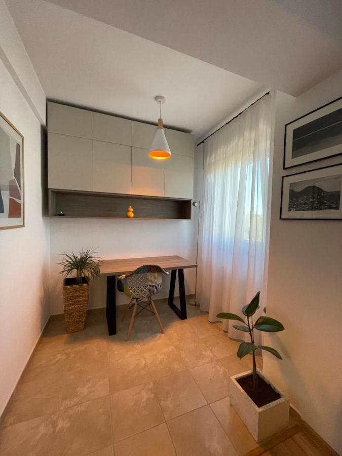 Cozy Apartment - Near Airport And Palas Mall Iasi Ngoại thất bức ảnh